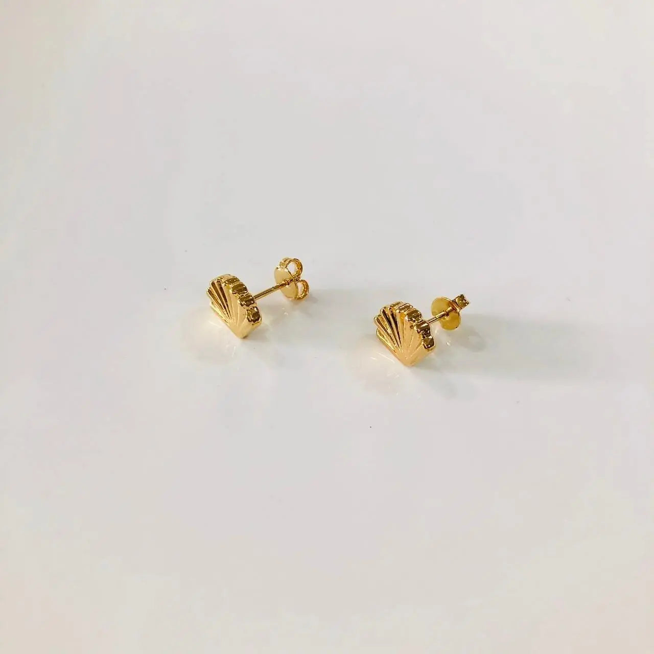 Aretes Conchitas Aretes Gold Muun Jewelry