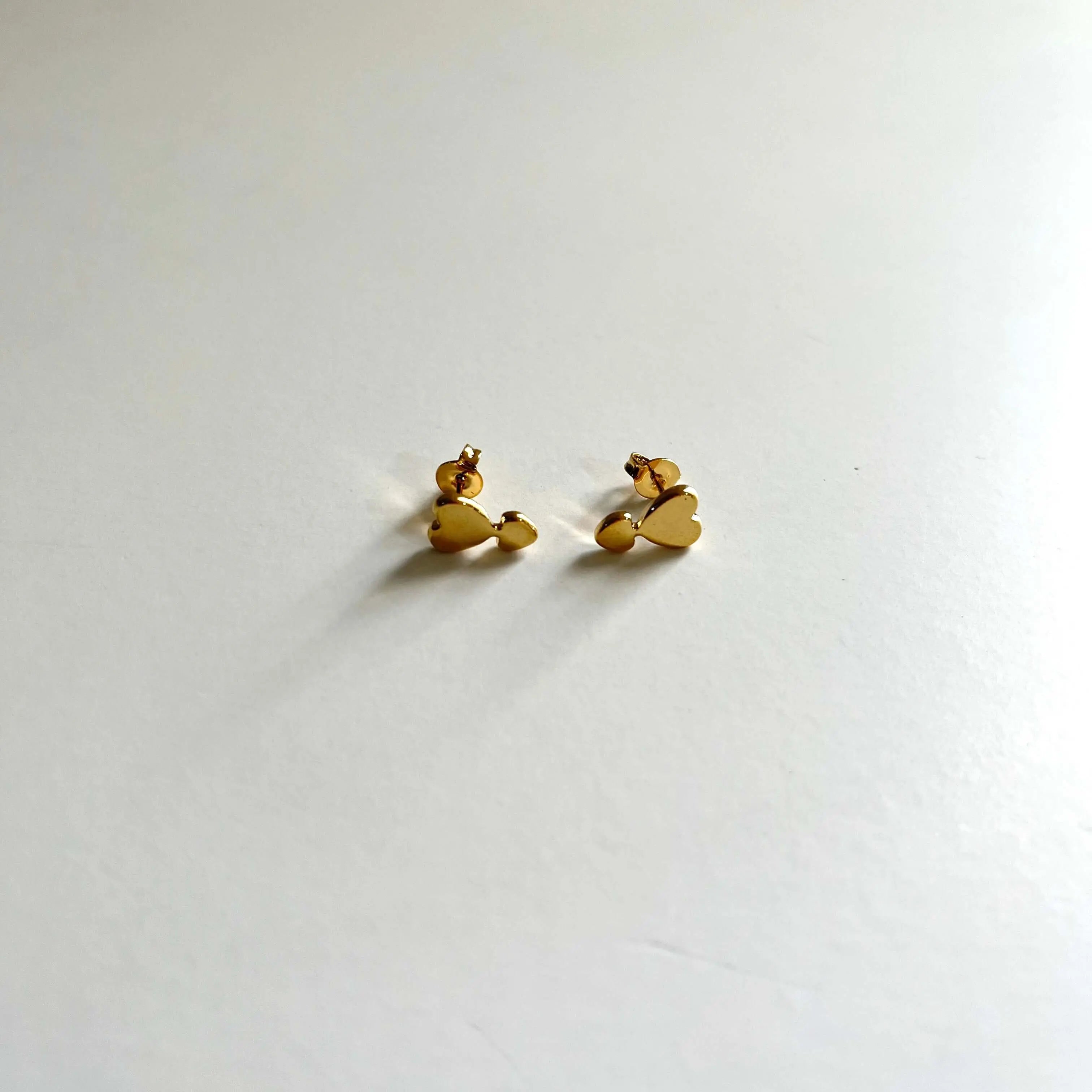 Aretes Corazón doble Aretes Gold Muun Jewelry