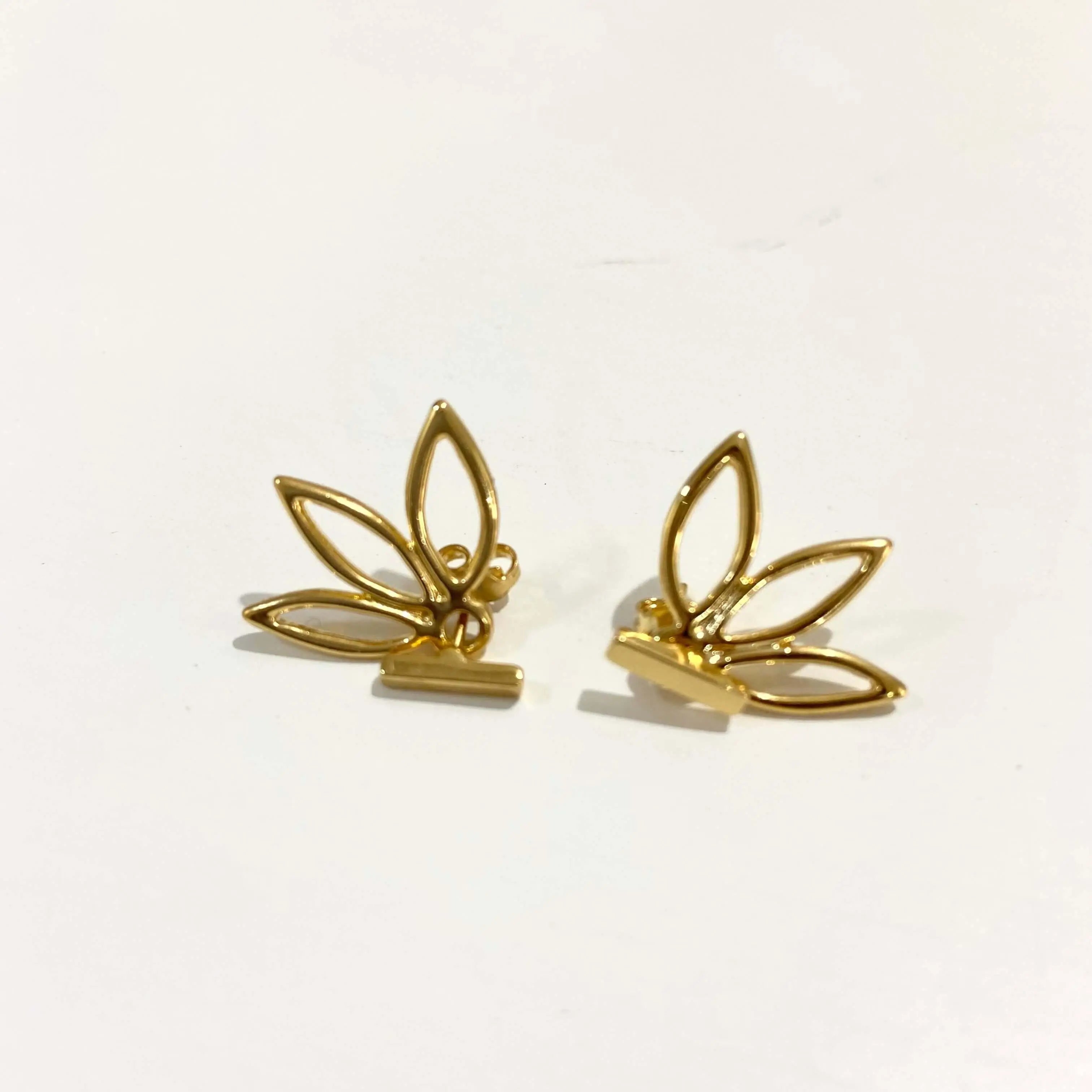 Aretes Tres Hojas Aretes Gold Muun Jewelry