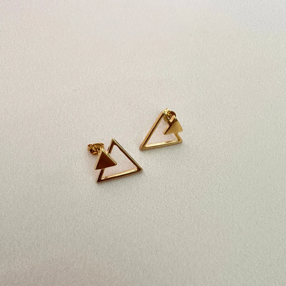 Aretes Triángulo Muun Jewelry