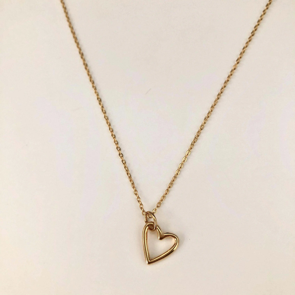 Collar Corazón Silueta Collares Gold Muun Jewelry