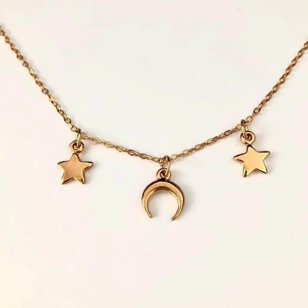 Collar Cuernito con estrellas Collares Gold Muun Jewelry