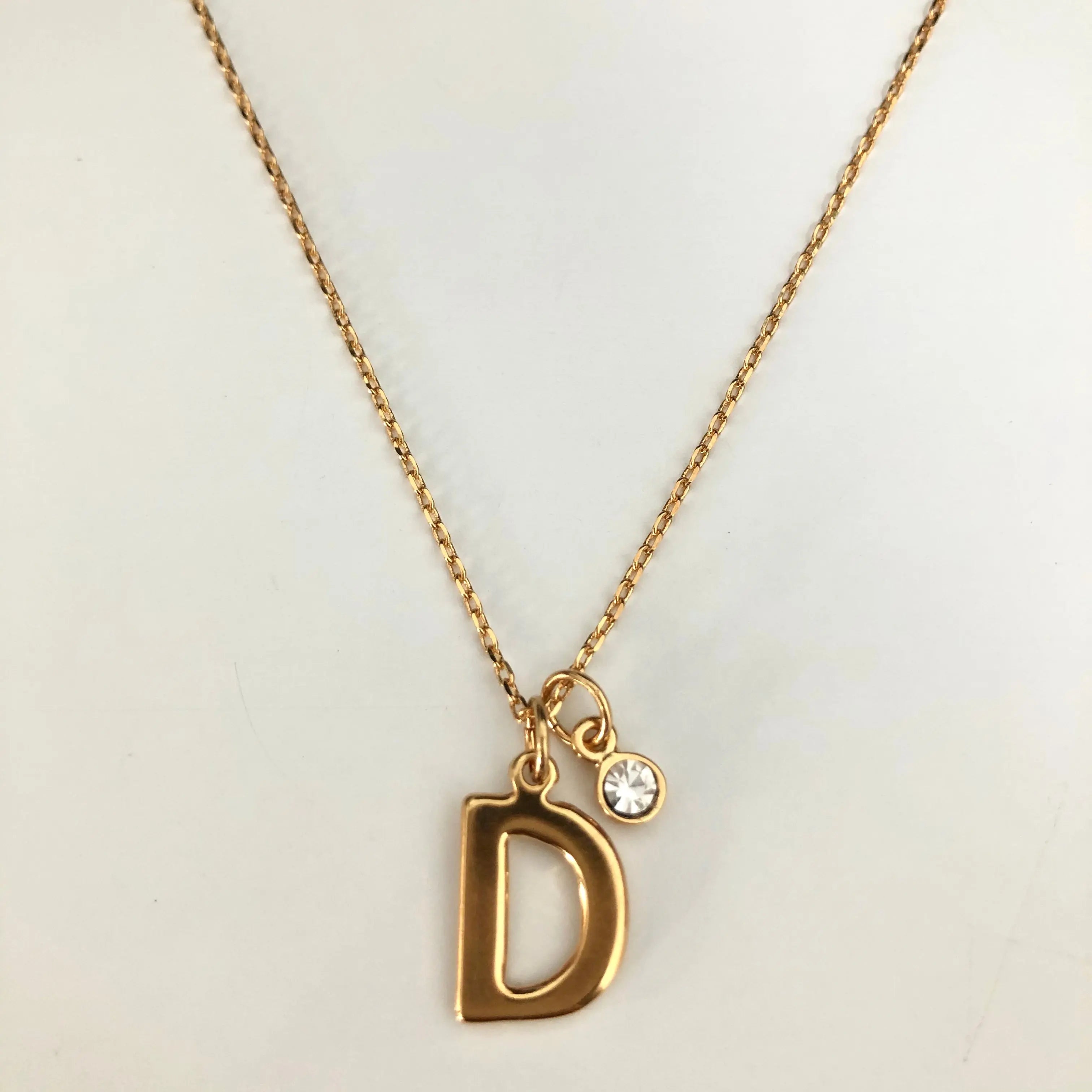 Collar Inicial Mediana Collares Gold Muun Jewelry