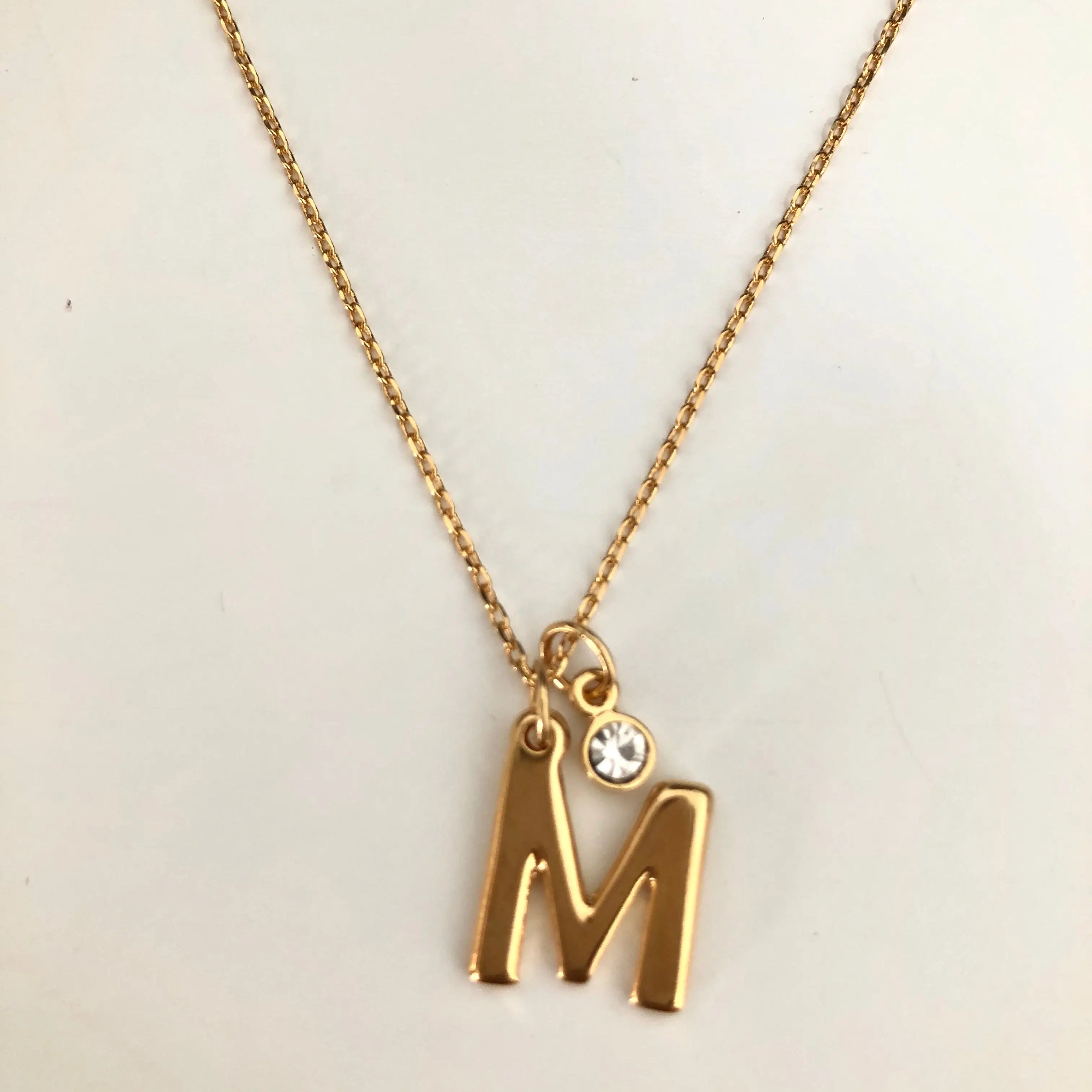 Collar Inicial Mediana Collares Gold Muun Jewelry