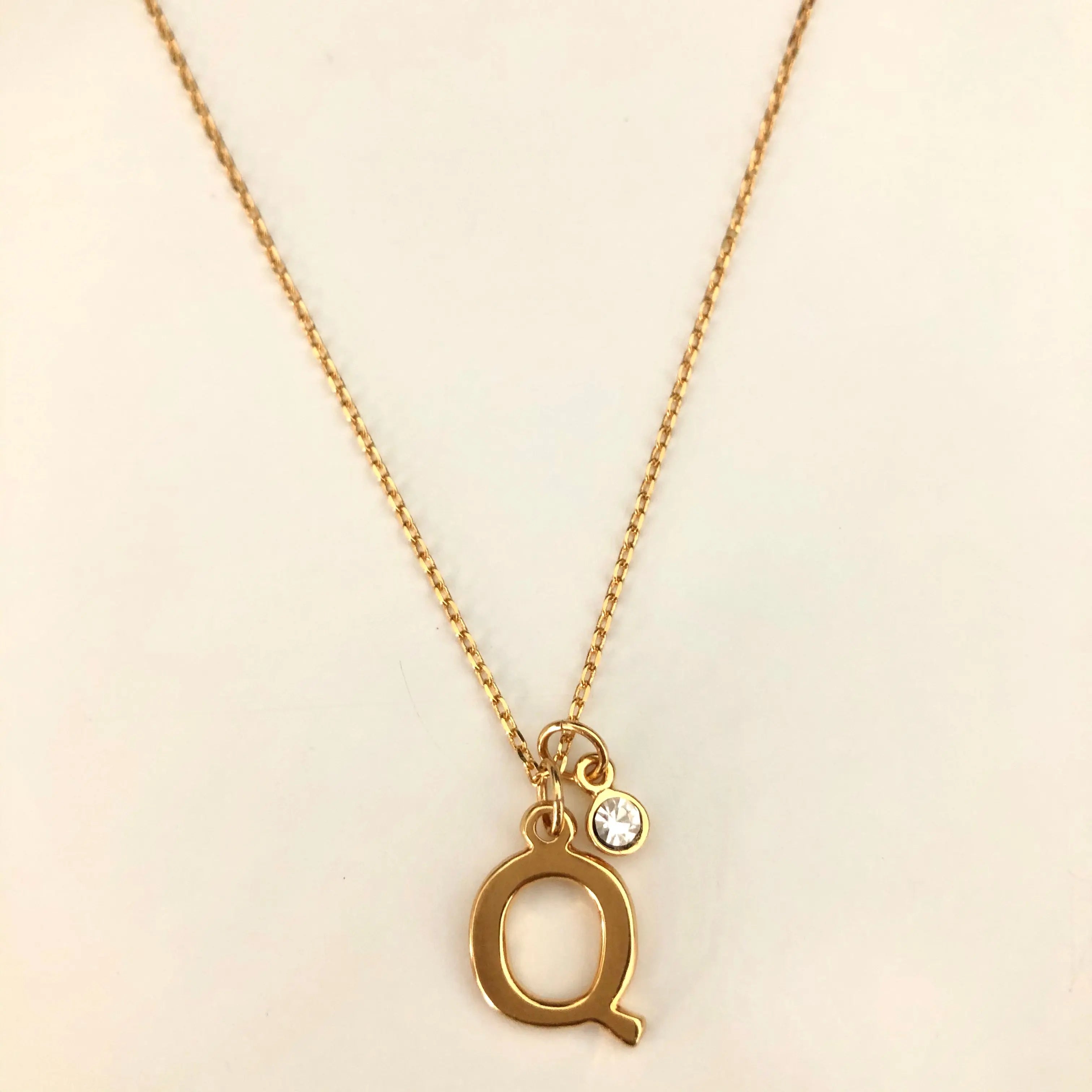 Collar Inicial Mediana Collares Gold Muun Jewelry