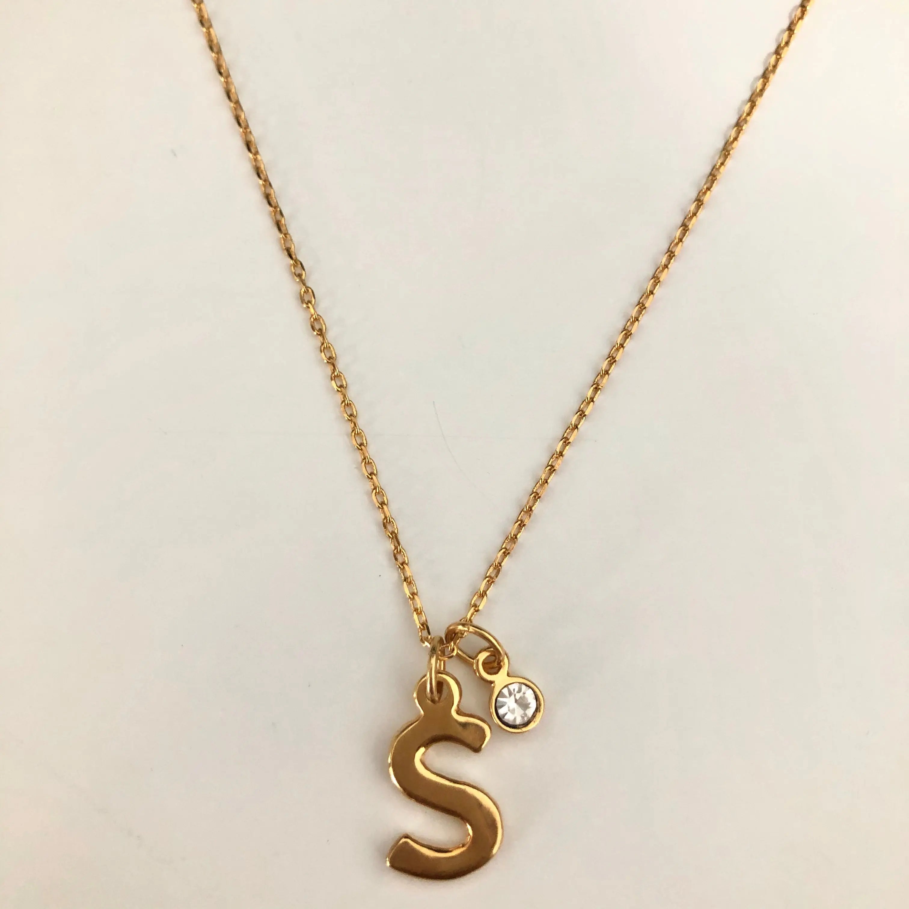 Collar Inicial Mediana Collares Gold Muun Jewelry