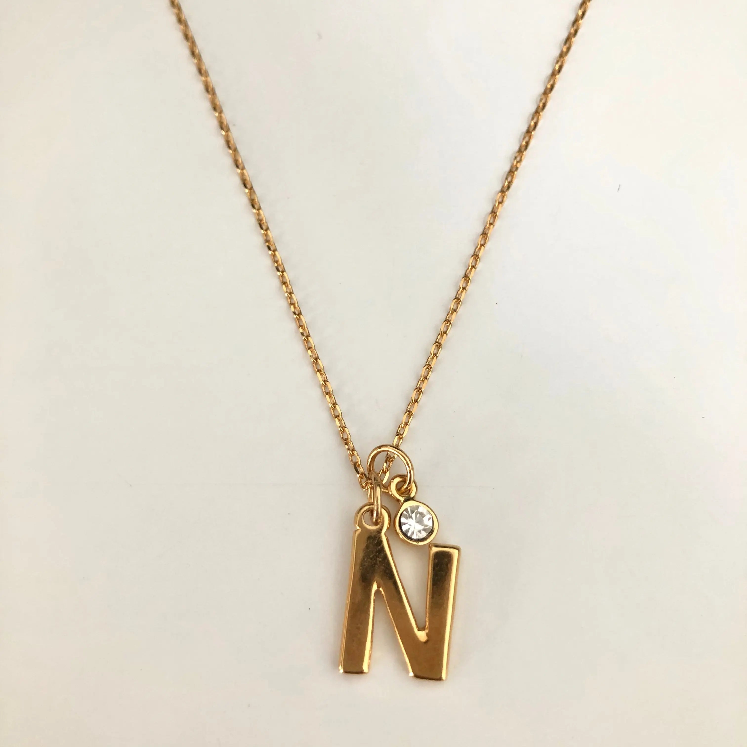 Collar Inicial Mediana Collares Gold Muun Jewelry
