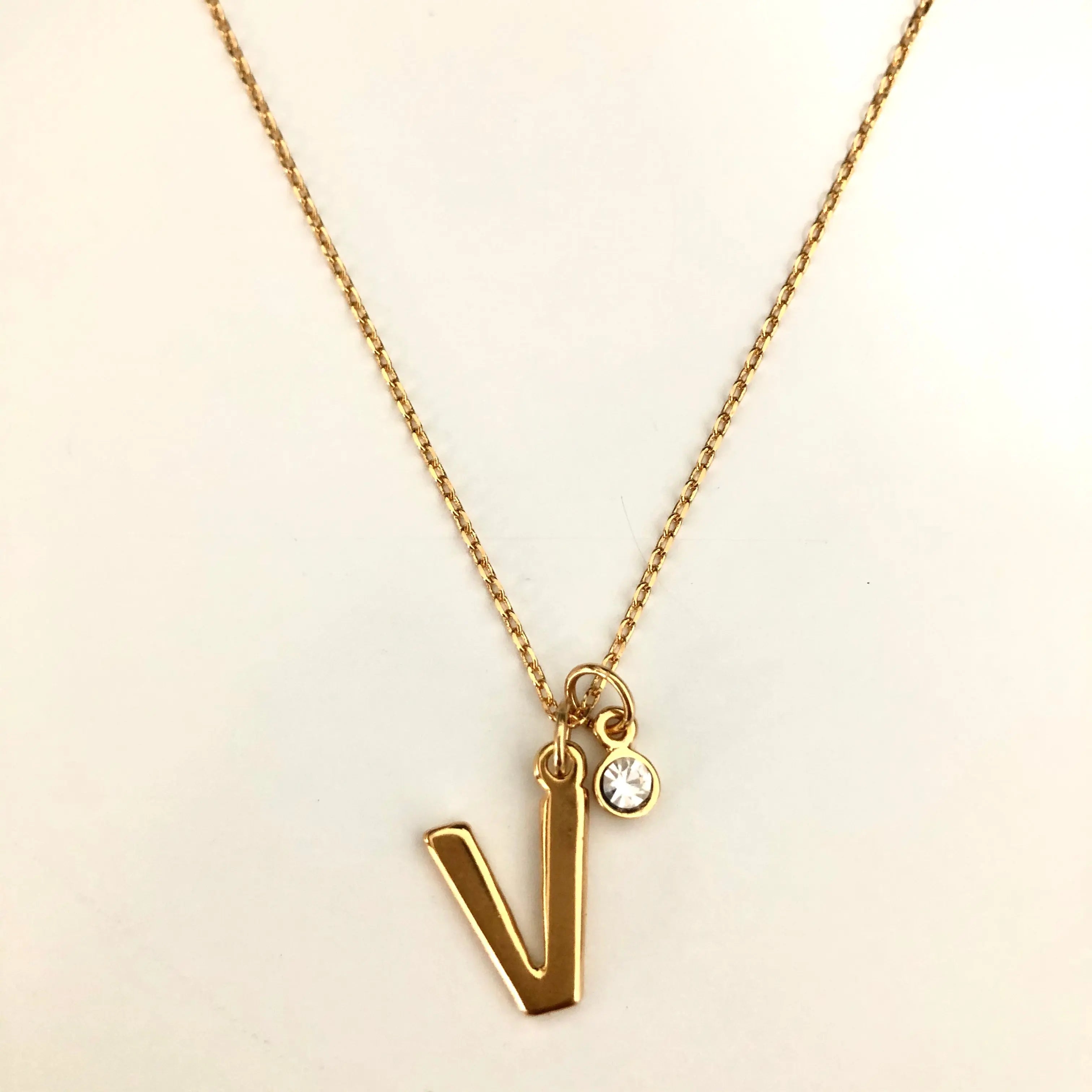 Collar Inicial Mediana Collares Gold Muun Jewelry