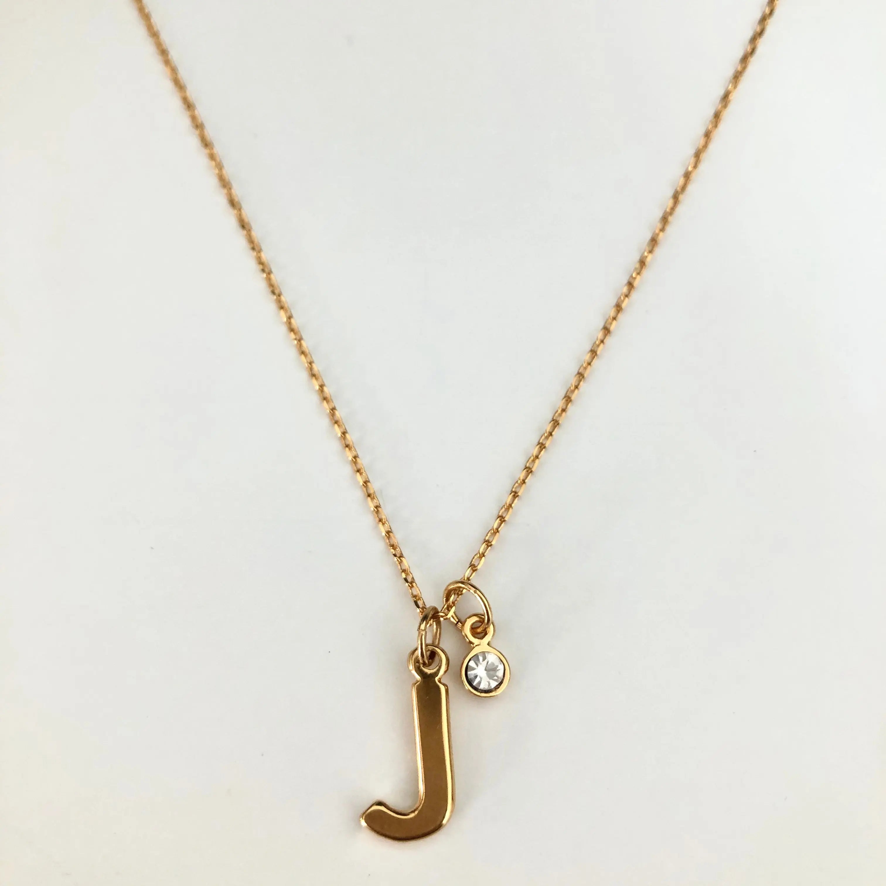 Collar Inicial Mediana Collares Gold Muun Jewelry