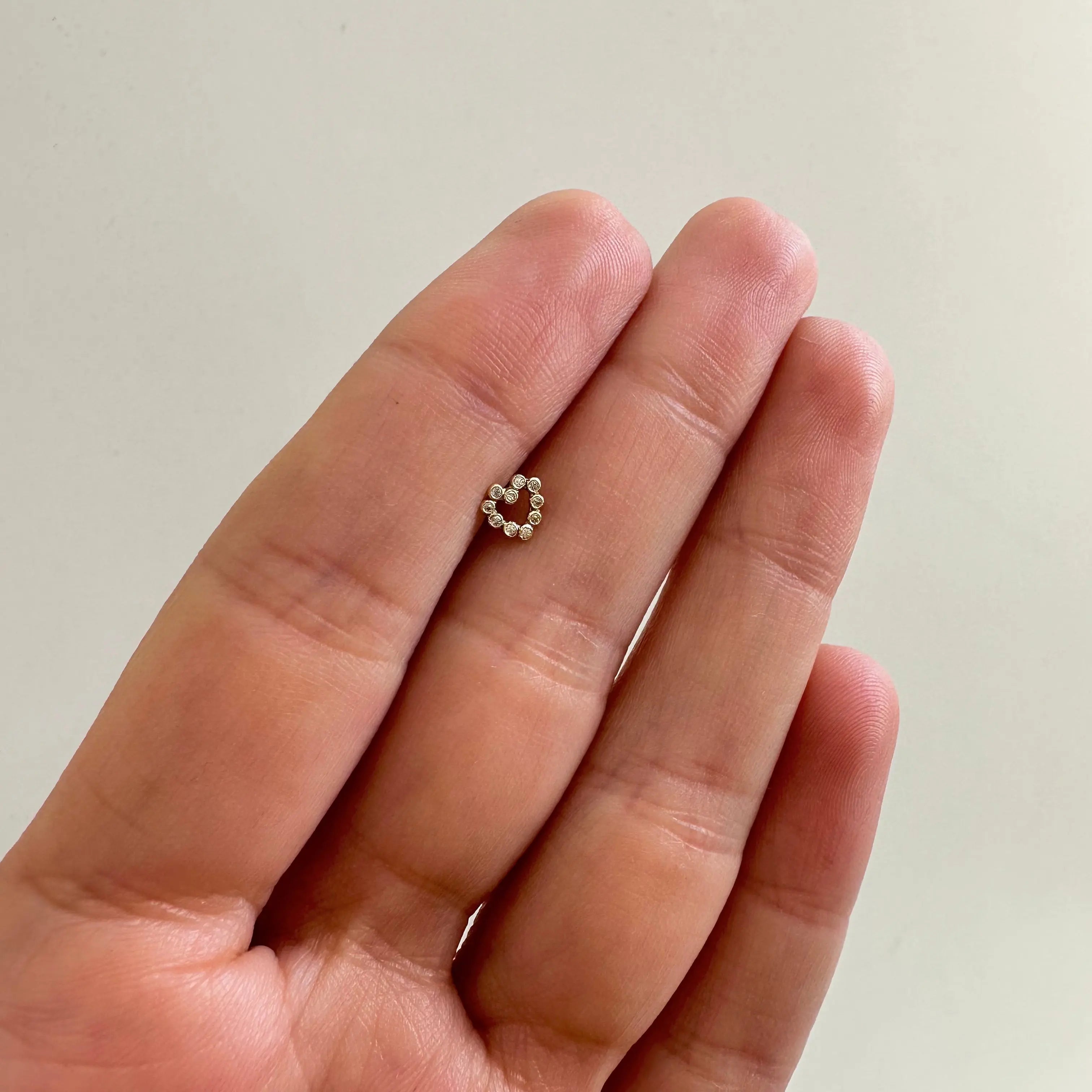 Piercing Corazón zirconias Muun Jewelry