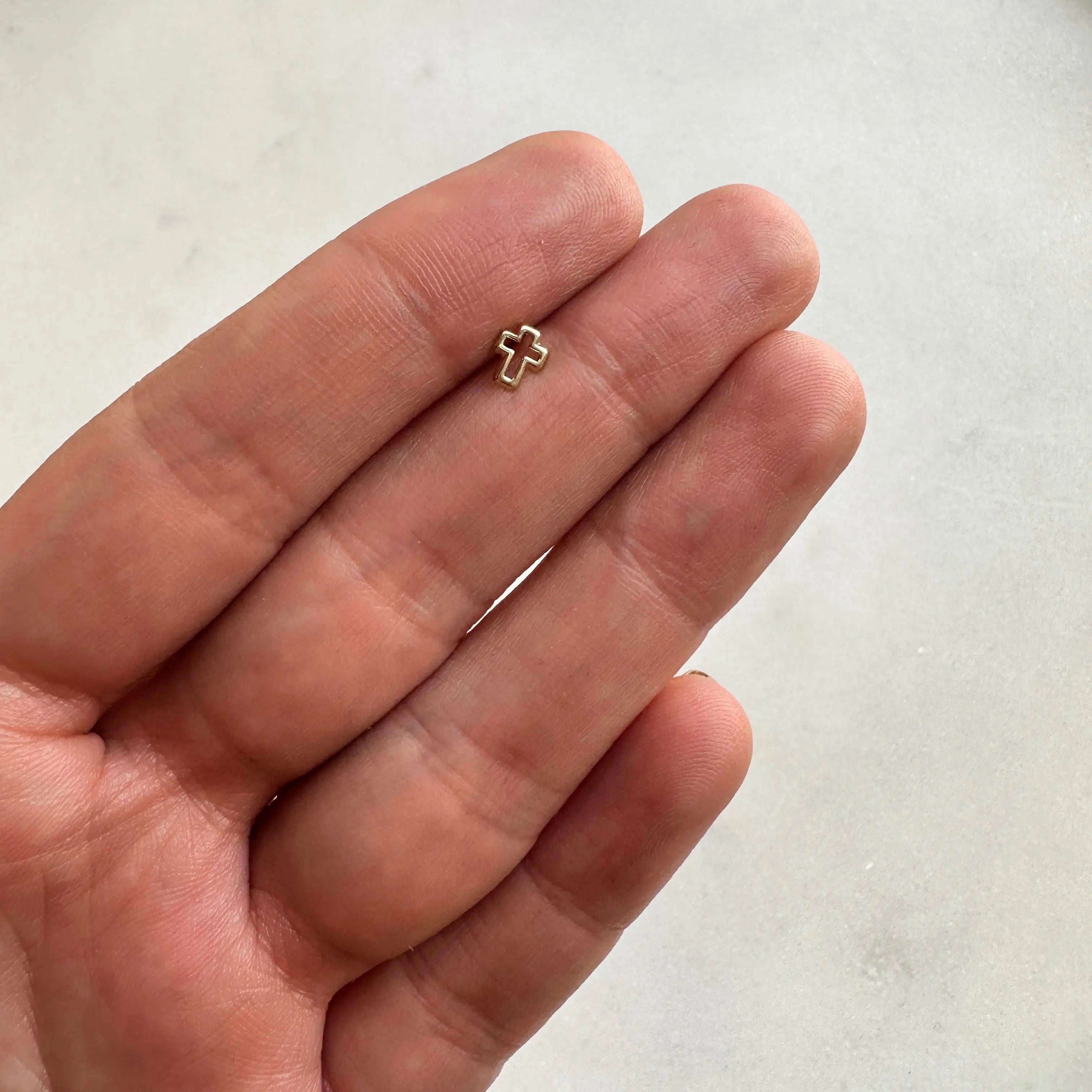 Piercing Cruz silueta Muun Jewelry
