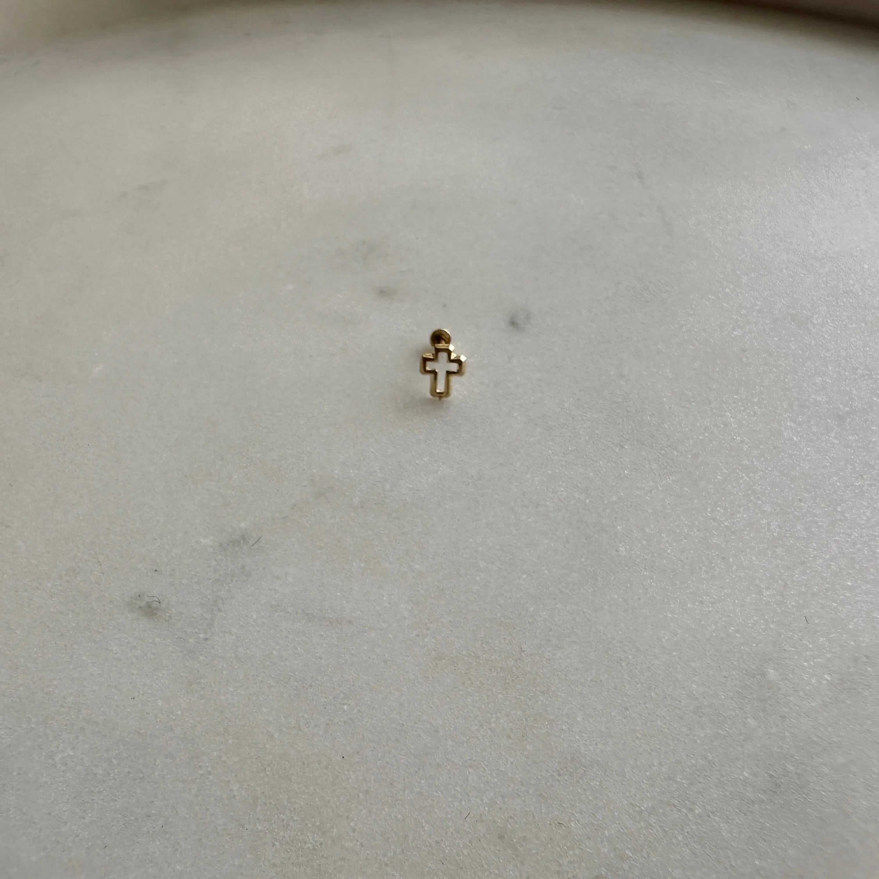 Piercing Cruz silueta Muun Jewelry
