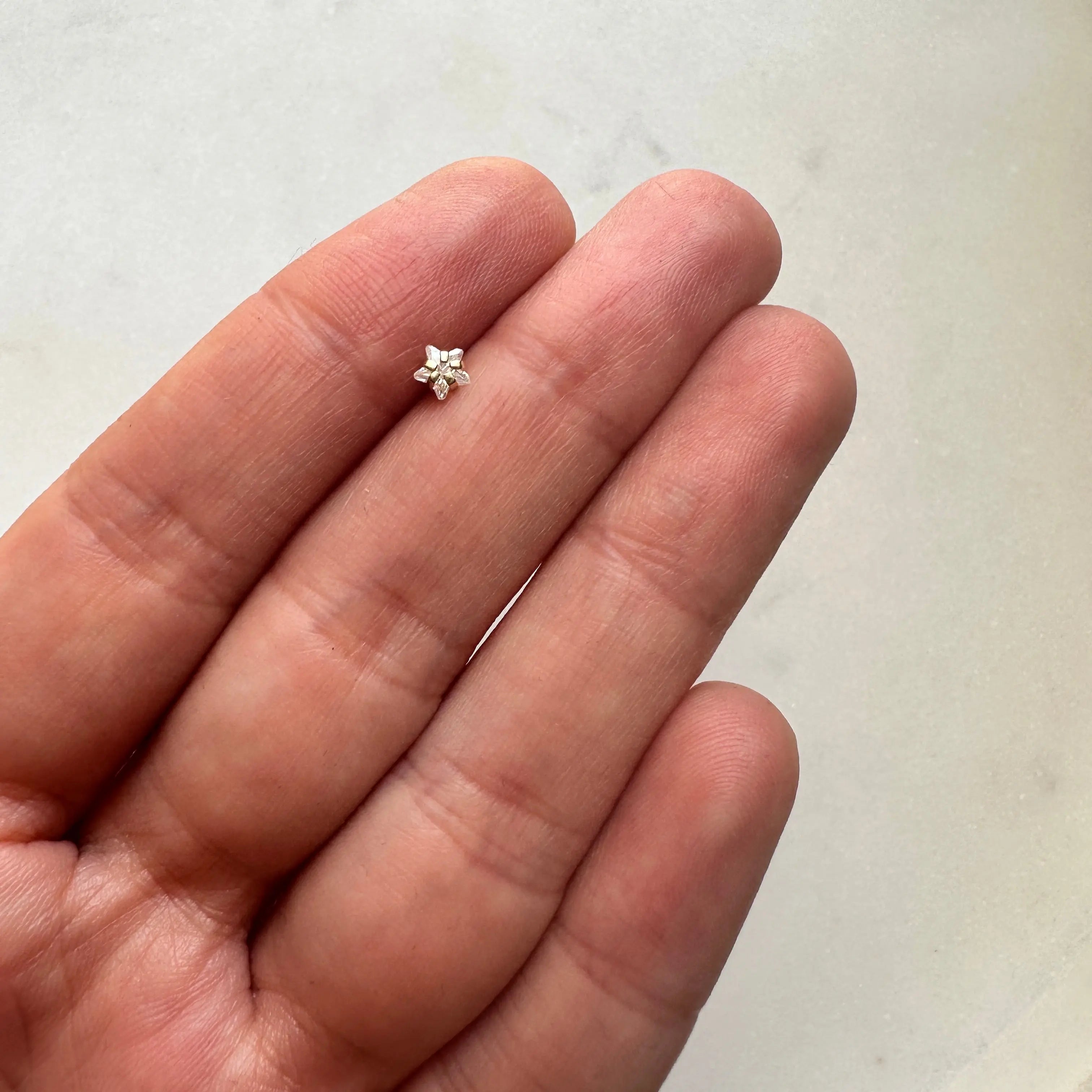 Piercing estrella blanca zirconia Muun Jewelry