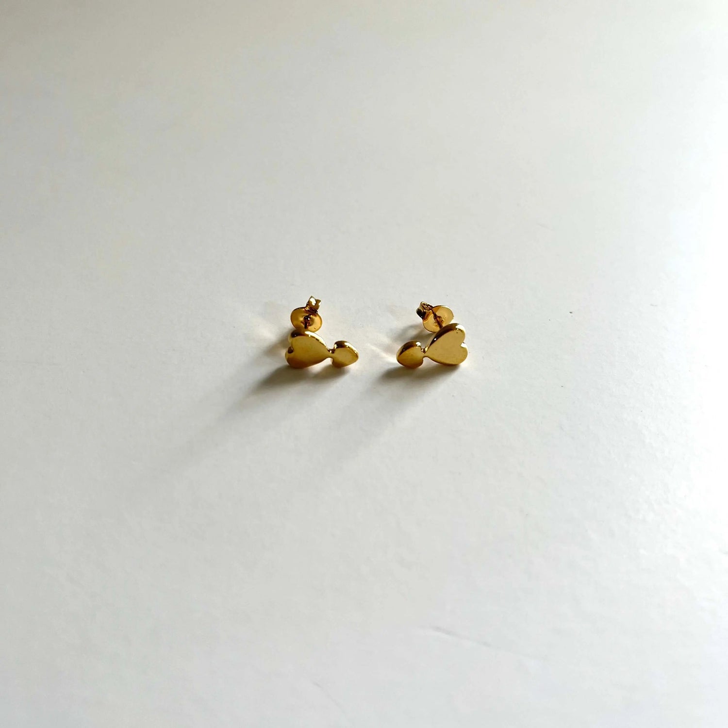 Aretes Corazón doble Aretes Gold  Muun Jewelry
