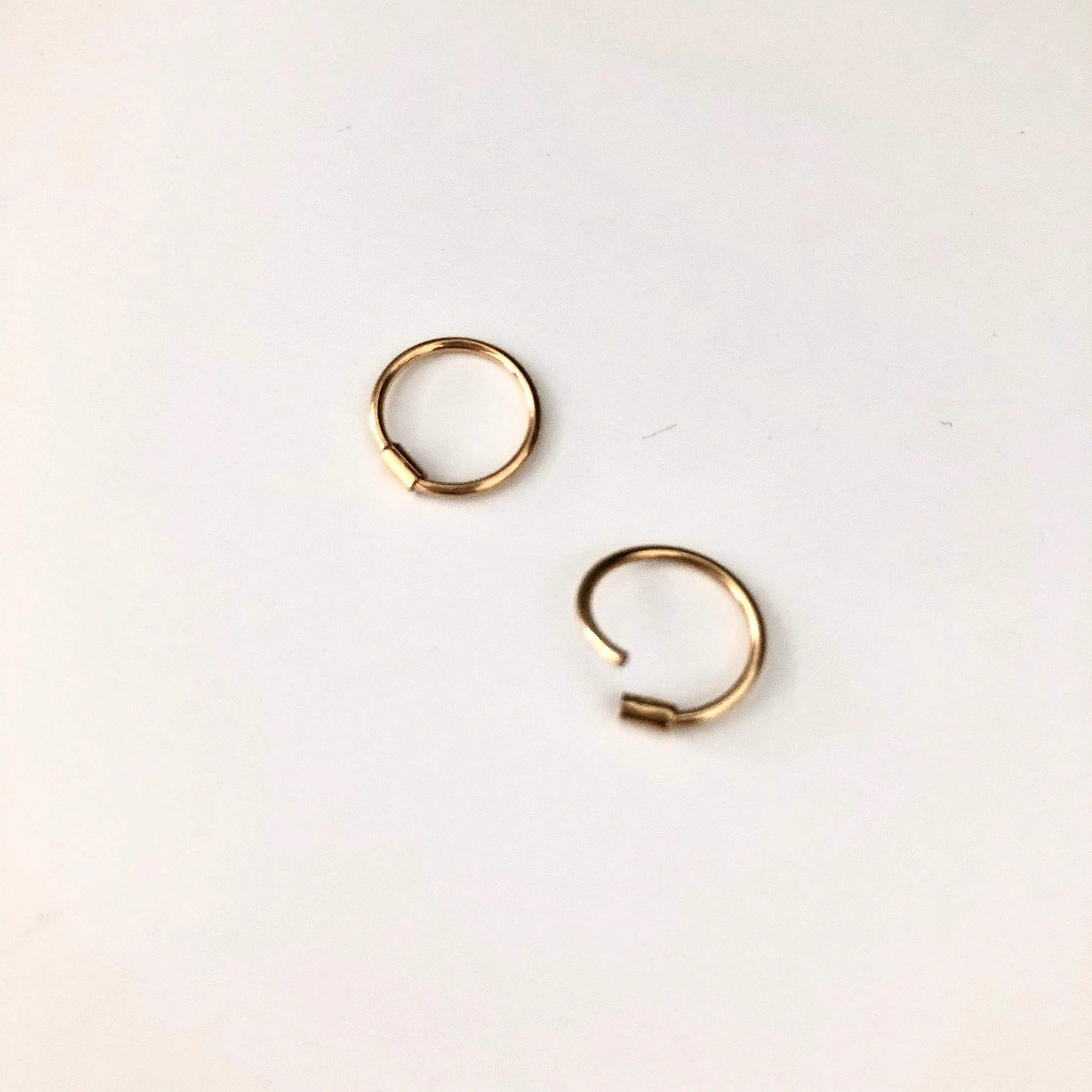 Aritos - mini arracadas Aretes Gold  Muun Jewelry
