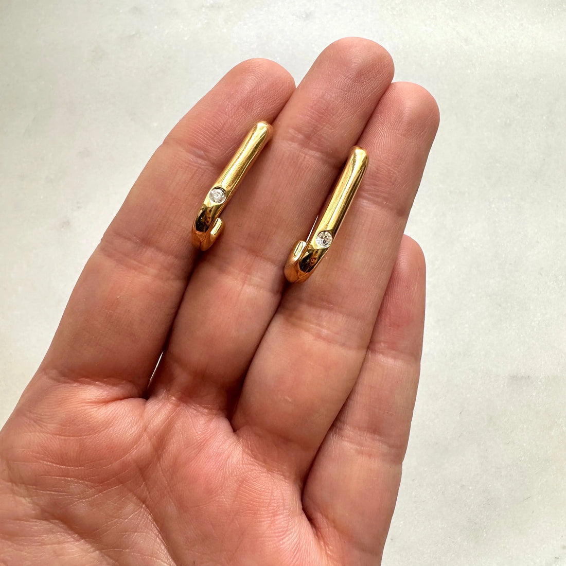 Arracada rectangular con cristal   Muun Jewelry