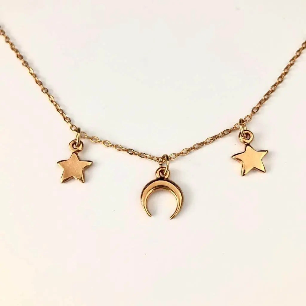 Collar Cuernito con estrellas Collares Gold  Muun Jewelry
