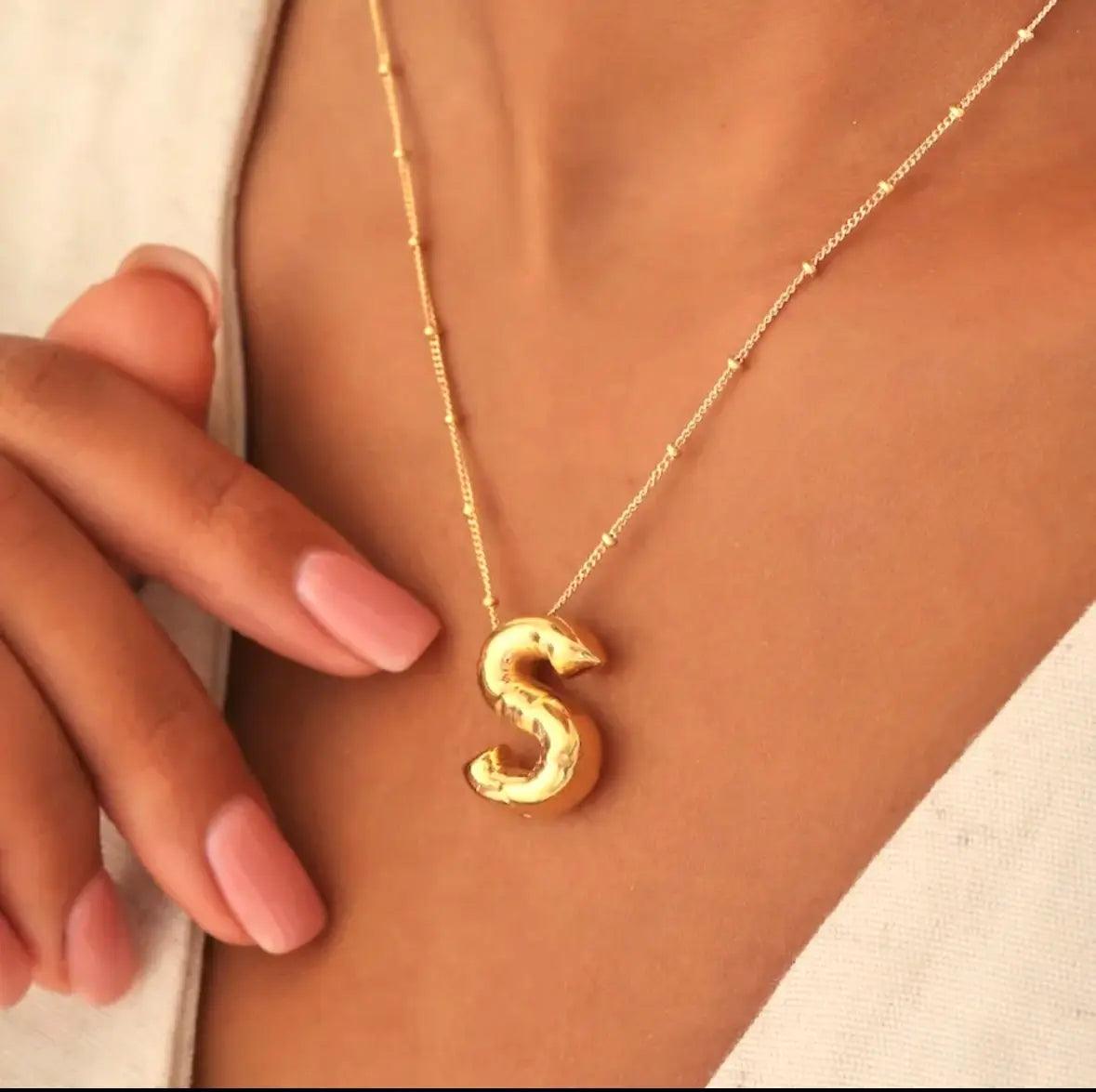 Collar Inicial Globo Collares Gold  Muun Jewelry