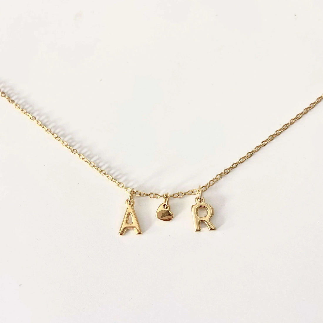 Collar Iniciales Corazón Nombres Personalizados  Muun Jewelry