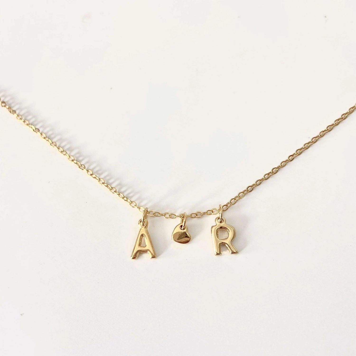 Collar Iniciales Corazón Nombres Personalizados  Muun Jewelry